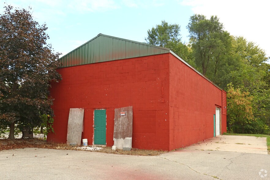 Primary Photo Of 3008 Turner St, Lansing Warehouse For Sale