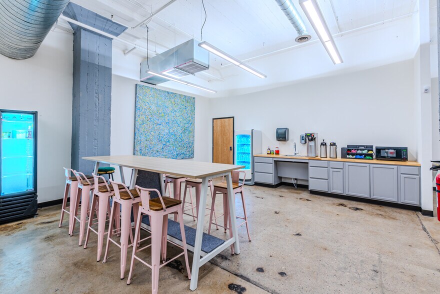 More Photos Of 1601 Magoffin Ave, El Paso Office Residential For Lease