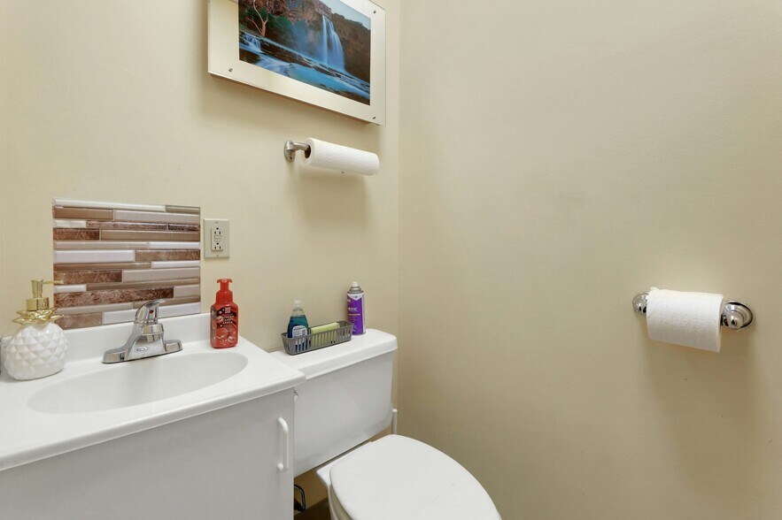 More Photos Of 1033 Clifton Ave, Clifton Medical For Sale