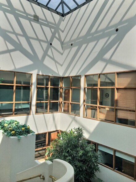 More Photos Of 2421 Ivy Rd, Charlottesville Office For Lease