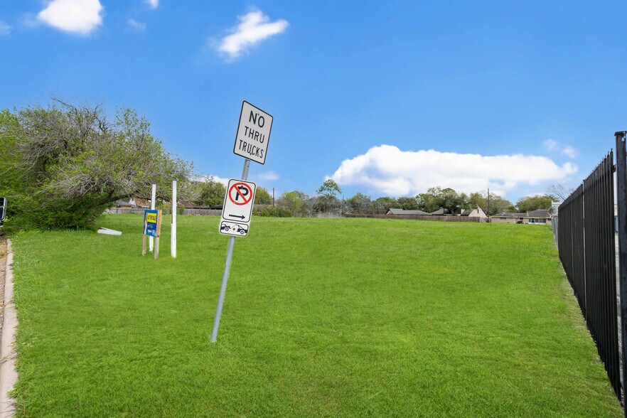 More Photos Of 8905 Hinman st, Houston Land For Sale