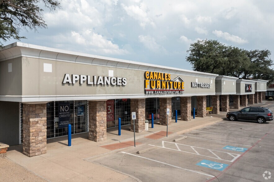 Primary Photo Of 7879 Spring Valley Rd, Dallas General Retail For Lease