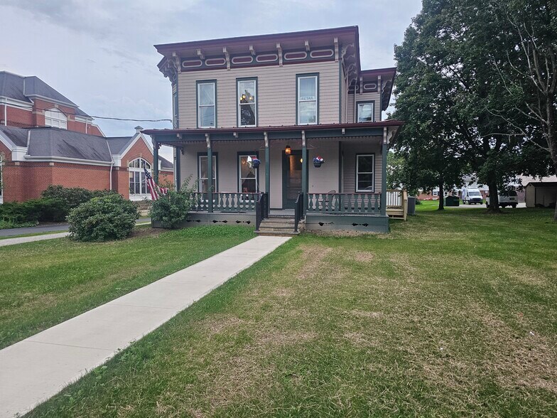 More Photos Of 14576 W Park St, Burton General Retail For Lease