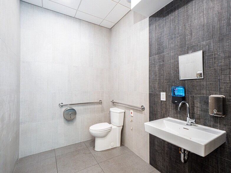 More Photos Of 420 Kent Ave, Brooklyn Apartments For Lease