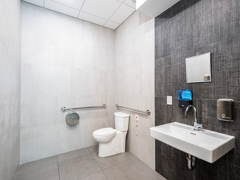 More Photos Of 420 Kent Ave, Brooklyn Apartments For Lease