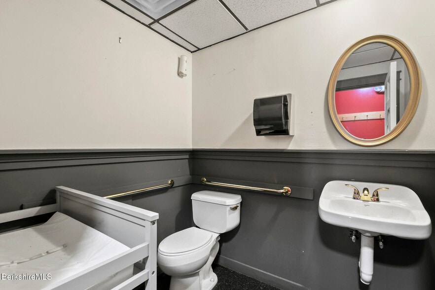 More Photos Of 47 Park St, Adams Restaurant For Sale