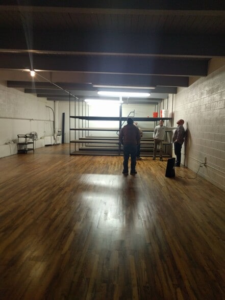 More Photos Of 805 W Main St, Sterling Auto Repair For Sale