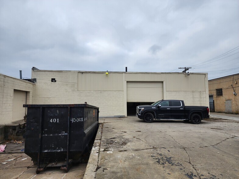 More Photos Of 6315 E 7 Mile Rd, Detroit Warehouse For Sale