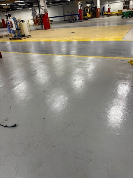 More Photos Of 121 E County Line Rd, Warminster Light Manufacturing For Lease