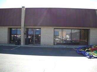 More Photos Of 1545-1549 Burgundy Pky, Streamwood Showroom For Lease