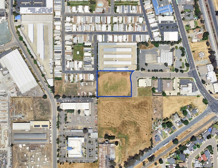 More Photos Of 695-710 Spaans Dr, Galt Land For Sale