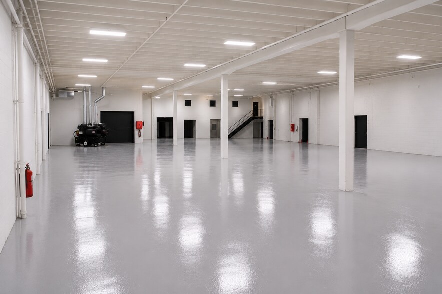 More Photos Of 414 N Meriah St, Landis Warehouse For Lease