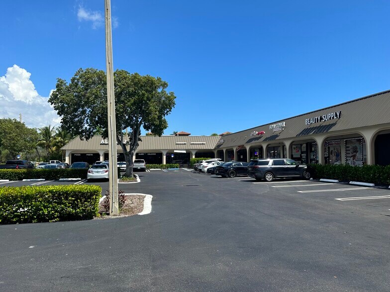 More Photos Of 1550 N Federal Hwy, Boynton Beach General Retail For Lease