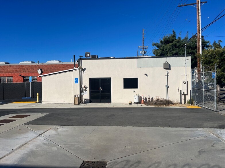 More Photos Of 4442 York Blvd, Los Angeles Auto Dealership For Lease