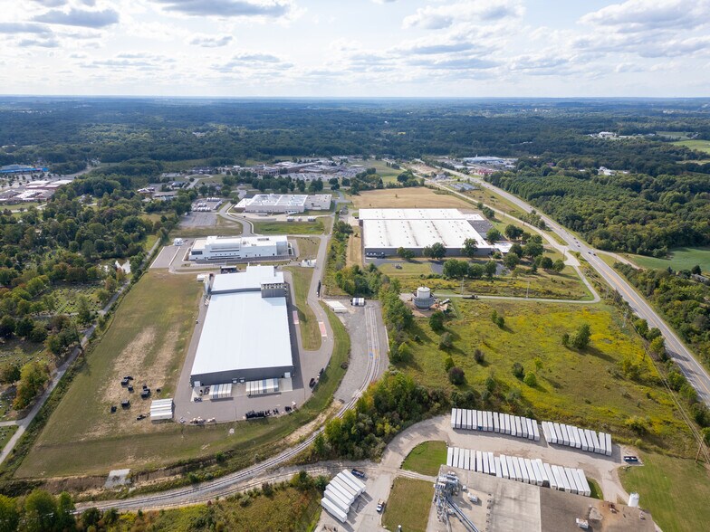 More Photos Of 6800 N Chestnut St, Ravenna Warehouse For Sale