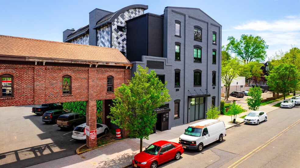 More Photos Of 6-8 Gates Ave, Montclair Office For Lease