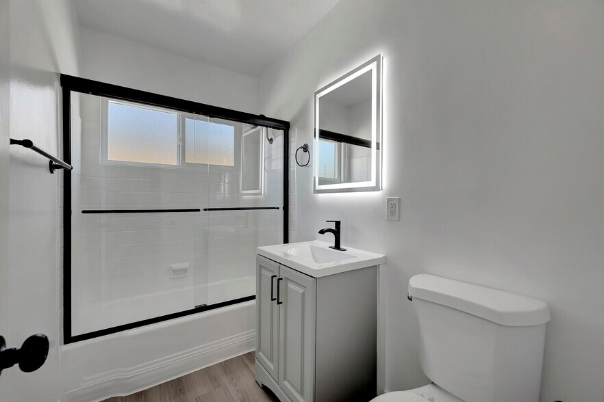 More Photos Of 12221 Peacock Ct, Garden Grove Apartments For Sale