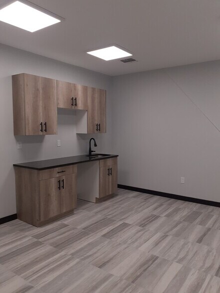 More Photos Of 2256 NY-17K, Montgomery Distribution For Sale