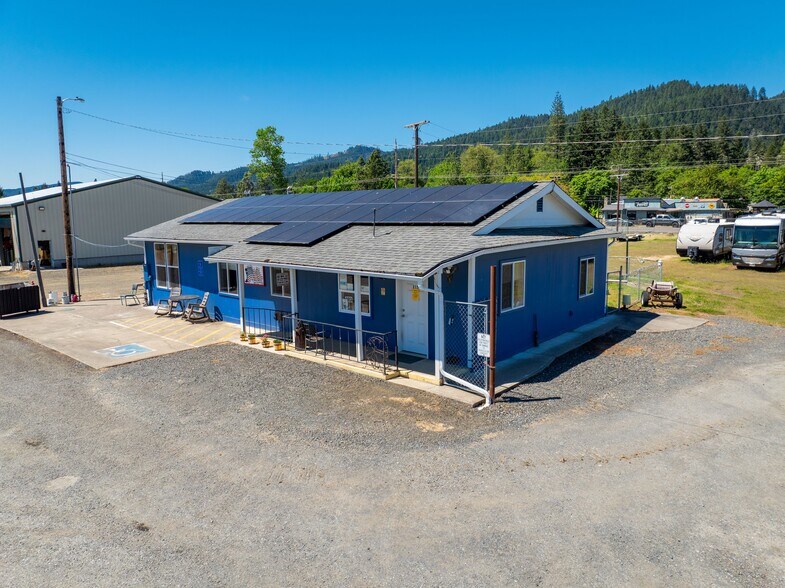 More Photos Of 215 Lawson Ln, Tenmile Warehouse For Sale