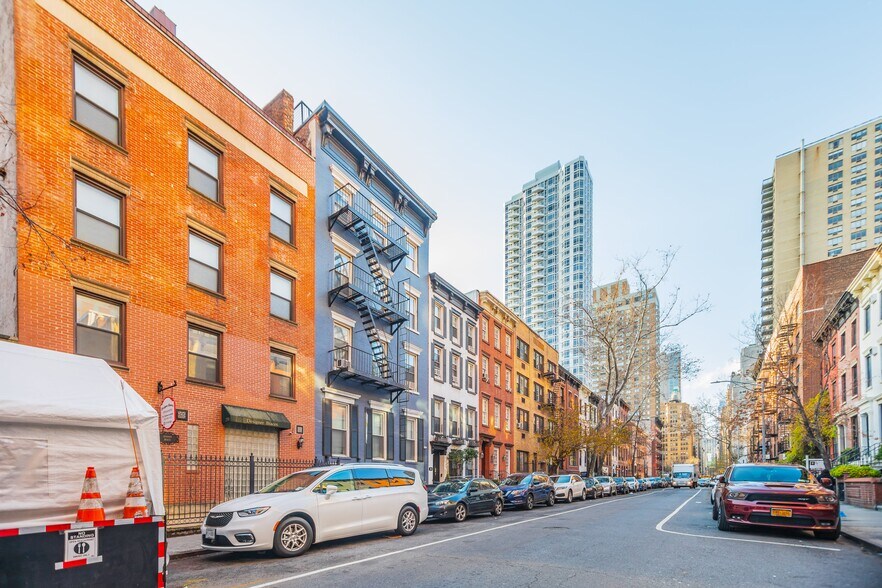 More Photos Of 248 E 32nd St, New York Apartments For Sale