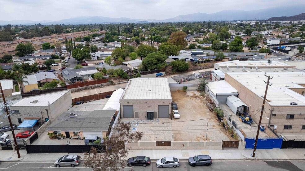 More Photos Of 12581 Branford St, Pacoima Manufacturing For Lease