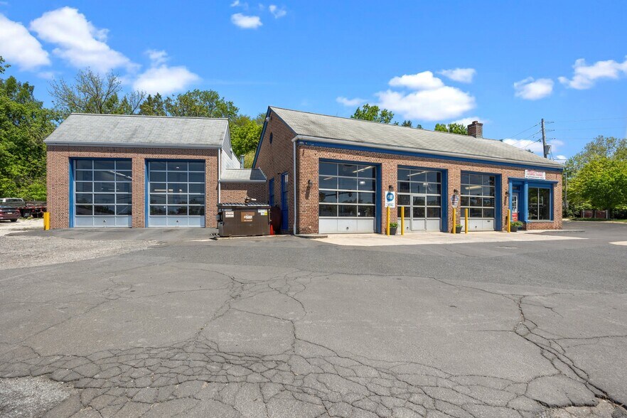 More Photos Of 2304 Huntingdon Pike, Huntingdon Valley Auto Repair For Sale