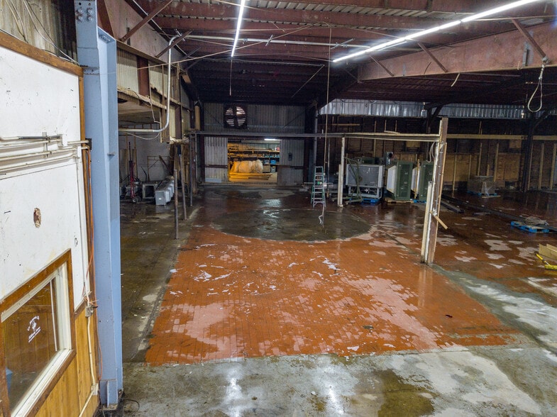 More Photos Of 119 Oldham St, Houston Warehouse For Sale