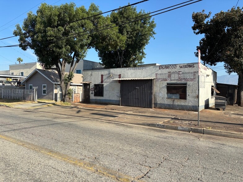 Primary Photo Of 9327 Fern St, South El Monte Manufacturing For Sale