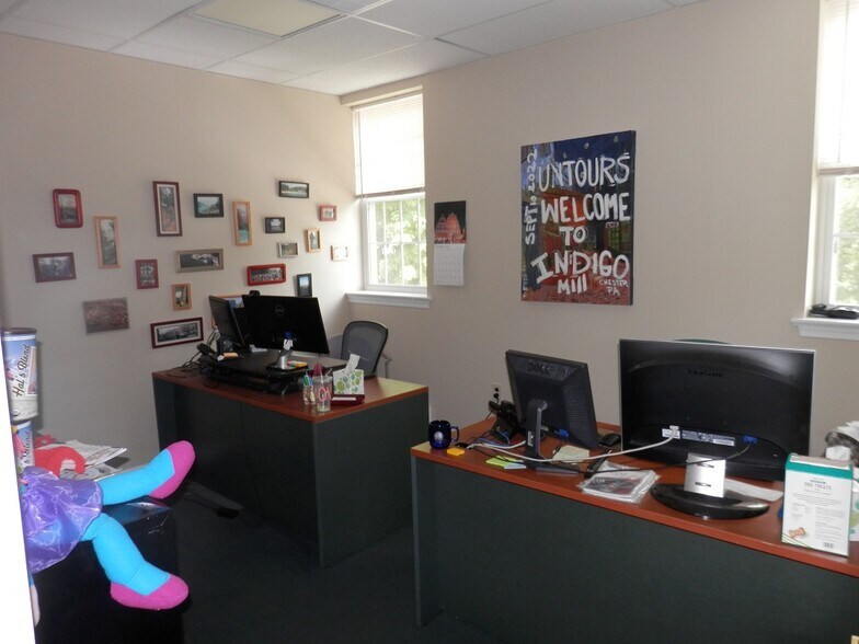 More Photos Of 103 Chesley Dr, Media Office For Lease