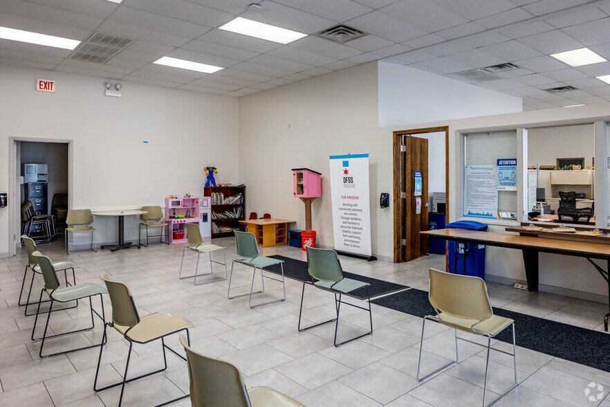 More Photos Of 4300-12 W North Ave, Chicago Freestanding For Sale