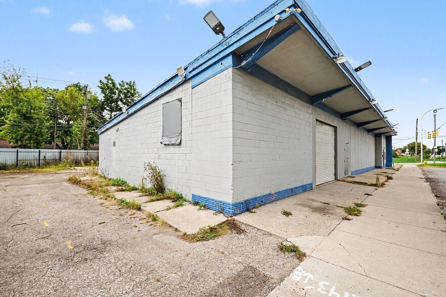 More Photos Of 1010 S Gratiot Ave, Mount Clemens Auto Repair For Sale