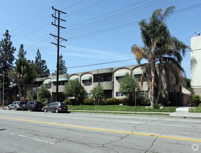 More Photos Of 6911 Haskell Ave, Van Nuys Apartments For Sale