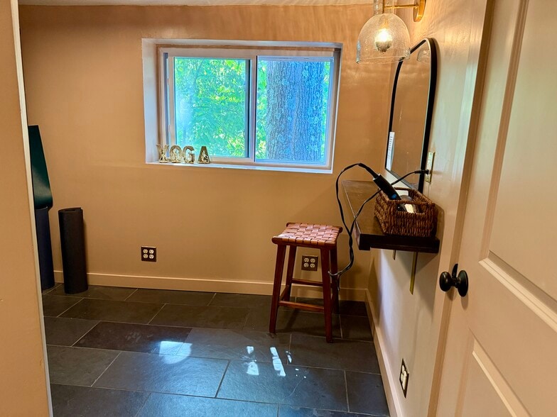 More Photos Of 104 Mill Hill Rd, Woodstock General Retail For Sale