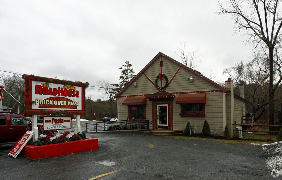 More Photos Of 1111 W Main St, Riverhead Restaurant For Sale