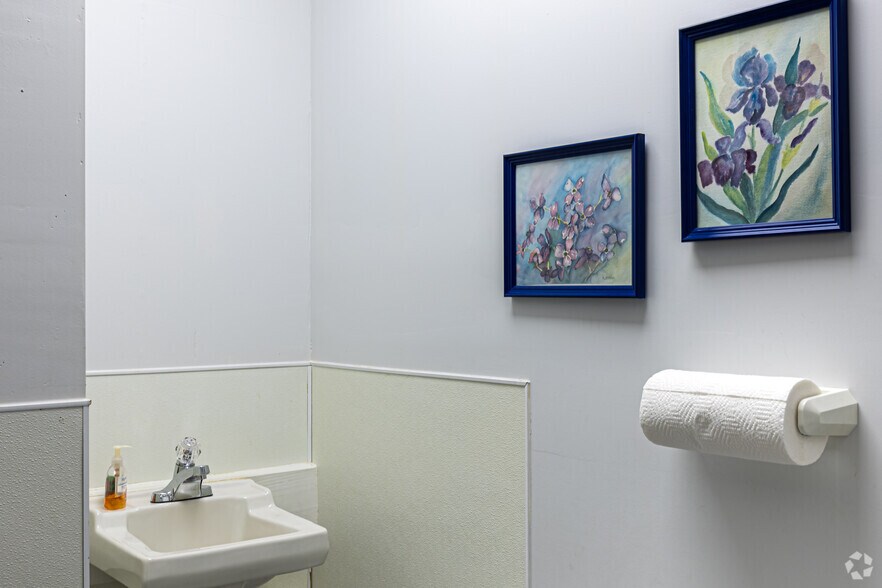 More Photos Of 816-818 NW Park Ln, Lee's Summit Office For Lease