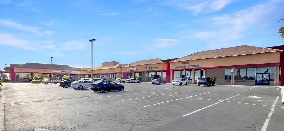 Primary Photo Of 564-578 W Foothill Blvd, Rialto Unknown For Lease