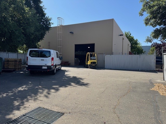 More Photos Of 2427 Station Dr, Stockton Warehouse For Sale