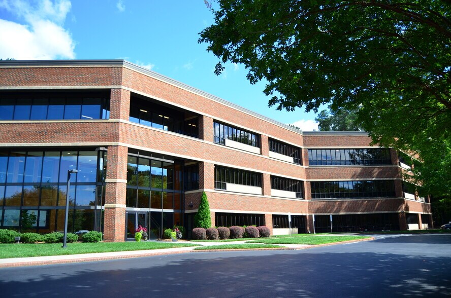 More Photos Of 3600 Glenwood Ave, Raleigh Office For Lease