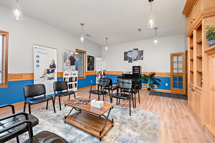 More Photos Of 16015 NE Central Ave, Ham Lake Office For Sale