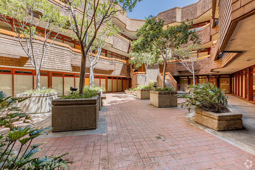 More Photos Of 1545 Hotel Cir S, San Diego Unknown For Lease