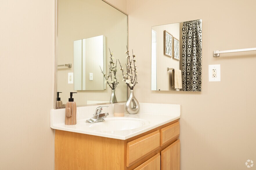 More Photos Of 1-49 N Howard St, Baltimore Unknown For Lease