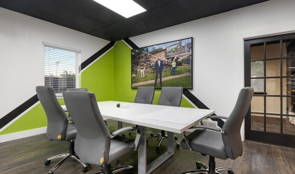 More Photos Of 6820 Walling Ln, Dallas General Retail For Sale