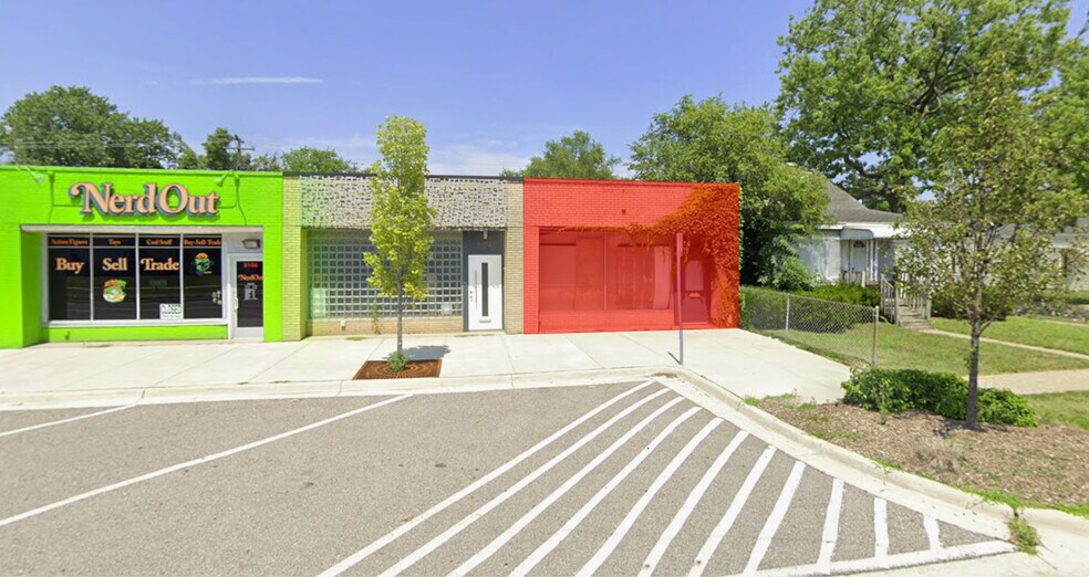 Primary Photo Of 8100 W 9 Mile Rd, Oak Park Restaurant For Sale