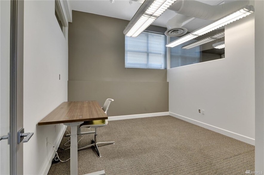 More Photos Of 4014-4020 Aurora Ave N, Seattle Apartments For Sale