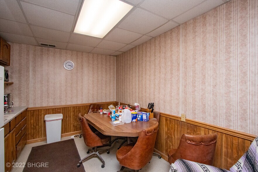 More Photos Of 2326 N Main St, Osceola Auto Repair For Sale