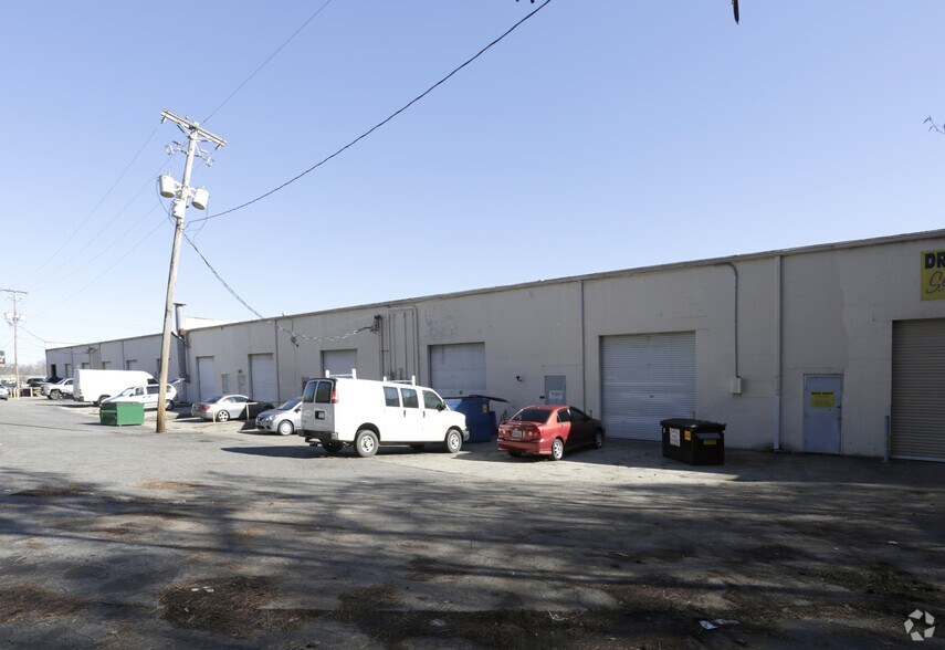 More Photos Of 1395 Cobb Pky N, Marietta Distribution For Lease