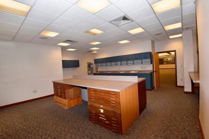 More Photos Of 2834 Northgate Dr, Iowa City Office For Sale