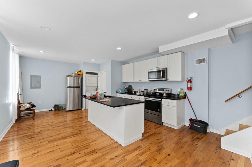 More Photos Of 368 E Moore St, Norristown General Retail For Sale