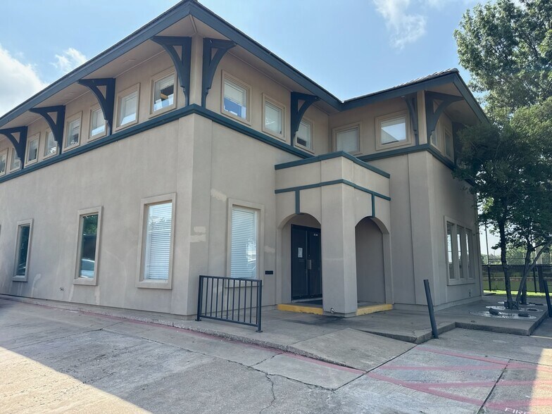 More Photos Of 421 N Sam Rayburn Fwy, Sherman Medical For Lease