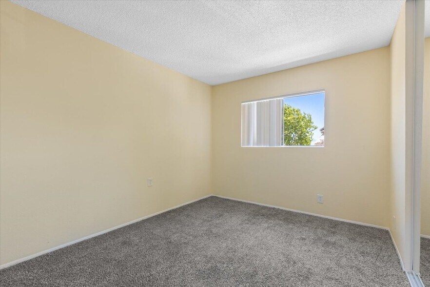 More Photos Of 4250 Beyer Blvd, San Ysidro Apartments For Sale